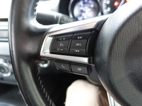 Mazda MX-5 (Roadster)