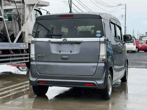 Honda N-BOX Slash