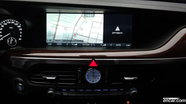 Genesis G90 (EQ900)