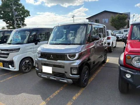 Mitsubishi Delica Mini