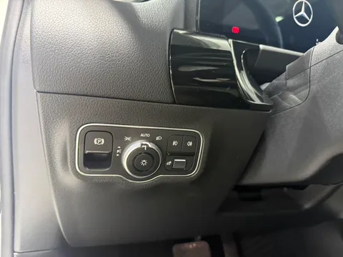 Mercedes-Benz Mercedes-Benz GLA