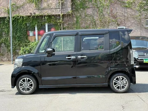 Honda N-BOX Plus Custom