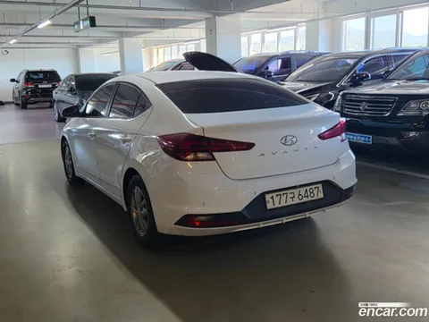 Hyundai Elantra (Avante)