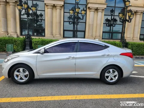 Hyundai Elantra (Avante)