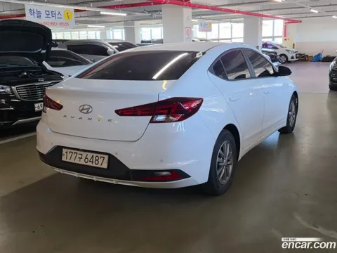 Hyundai Elantra (Avante)