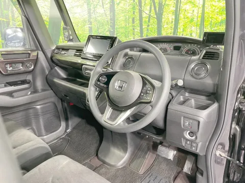 Honda N-BOX Custom