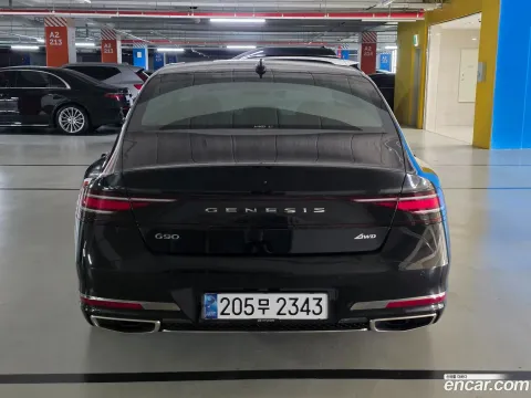 Genesis G90