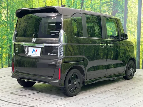 Honda N-BOX Custom