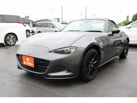 Mazda MX-5 (Roadster)