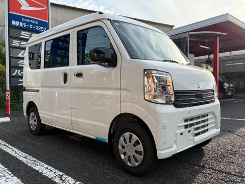 Mitsubishi Minicab Van