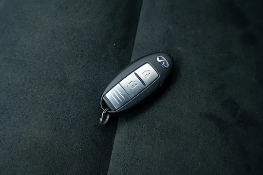 Infiniti ESQ