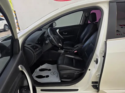 Renault SM3