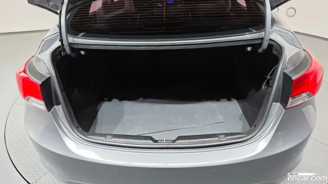 Hyundai Elantra (Avante)