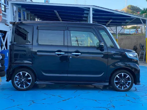 Suzuki Spacia Custom