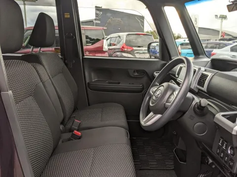 Toyota Pixis Mega