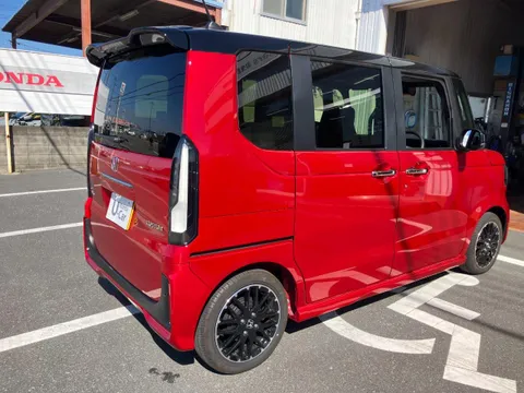 Honda N-BOX Custom