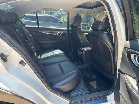 Infiniti Q50L