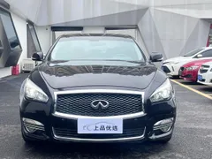 Infiniti Q70