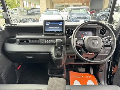 Honda N-BOX Custom