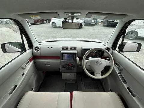 Toyota Pixis Space