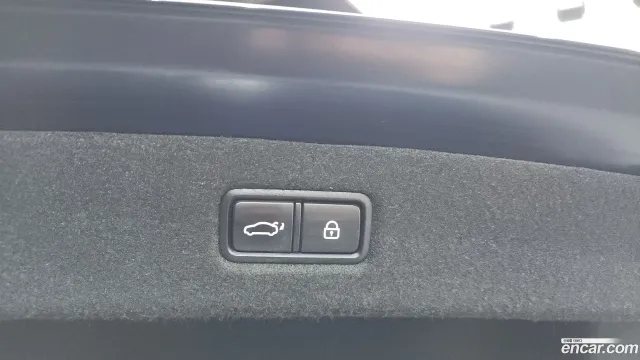 Genesis G90 (EQ900)