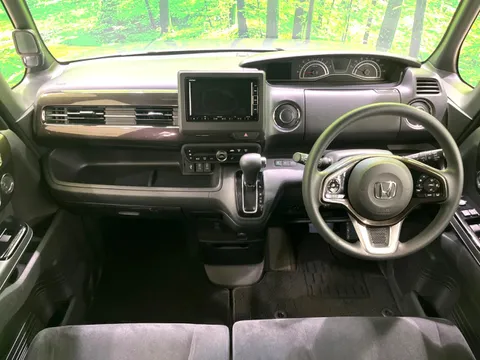 Honda N-BOX Custom