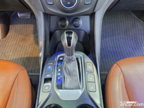 Hyundai Grand Santa Fe (Maxcruz)