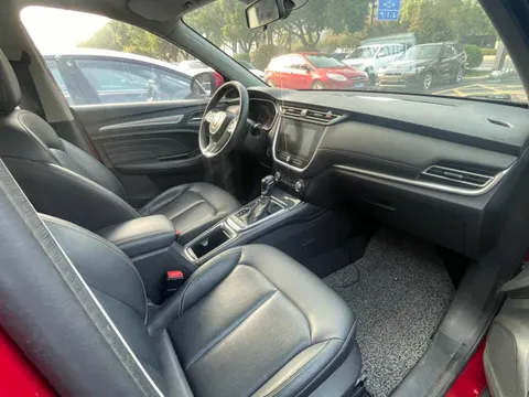 Roewe RX3