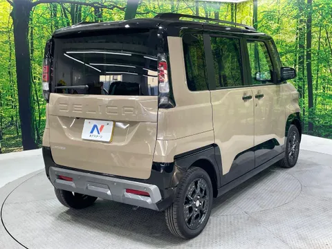 Mitsubishi Delica Mini