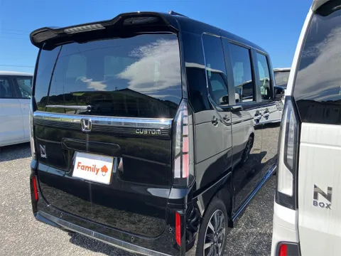 Honda N-BOX Custom