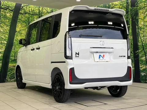 Honda N-BOX Custom