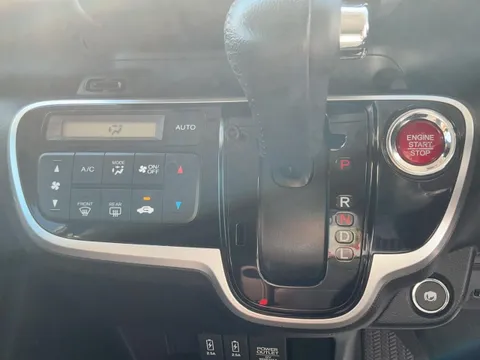 Honda N-BOX Slash