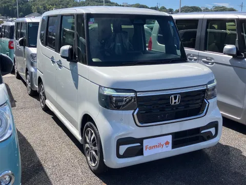 Honda N-BOX Custom