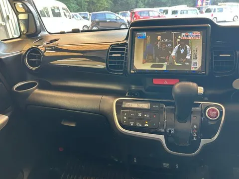 Honda N-BOX Plus Custom