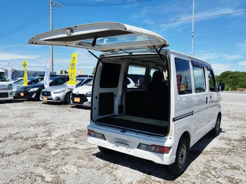 Toyota Pixis Van