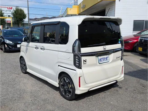 Honda N-BOX Custom