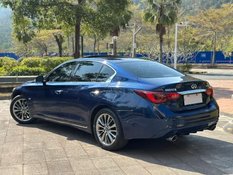 Infiniti Q50L