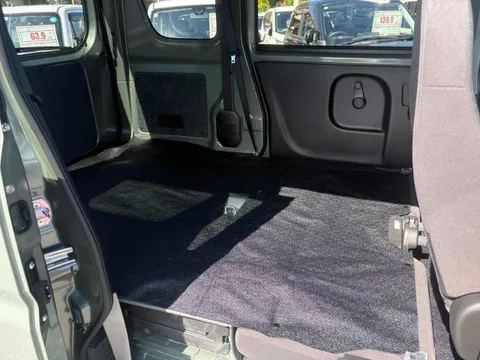Nissan Clipper Van
