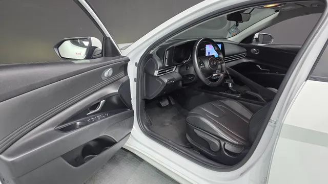 Hyundai Elantra (Avante)