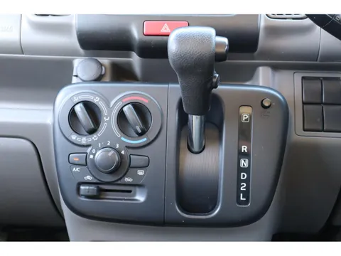 Mitsubishi Minicab Van