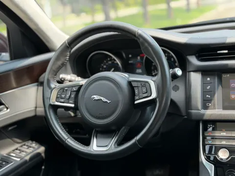 Jaguar XFL
