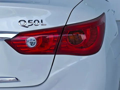 Infiniti Q50L
