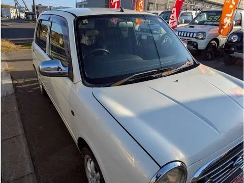 Daihatsu Mira Gino