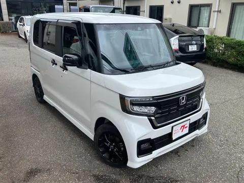 Honda N-BOX Custom