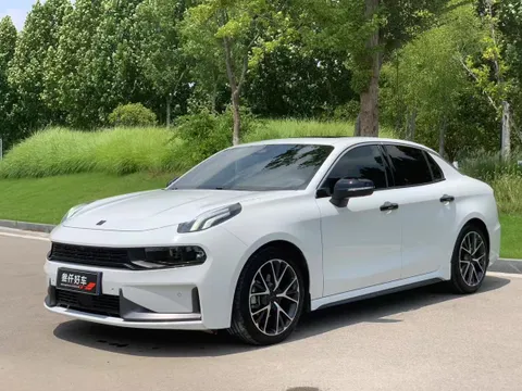 Lynk & Co 03