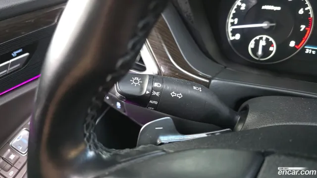 Genesis G90 (EQ900)