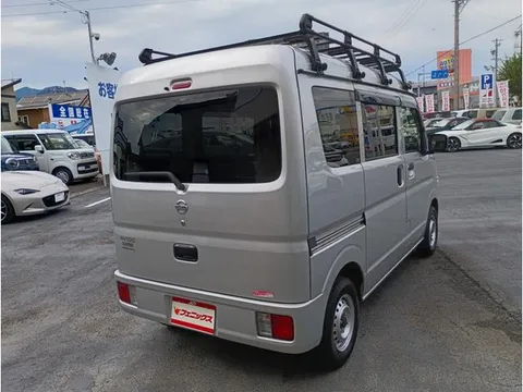 Nissan Clipper Van