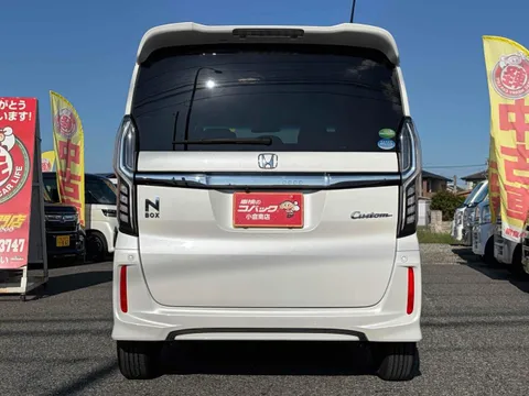 Honda N-BOX Custom