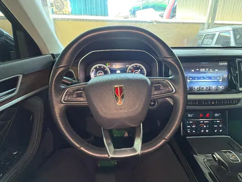 Hongqi HS7