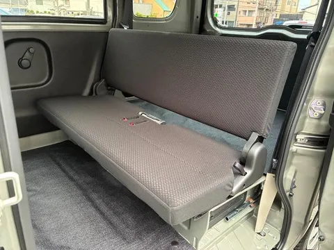 Nissan Clipper Van